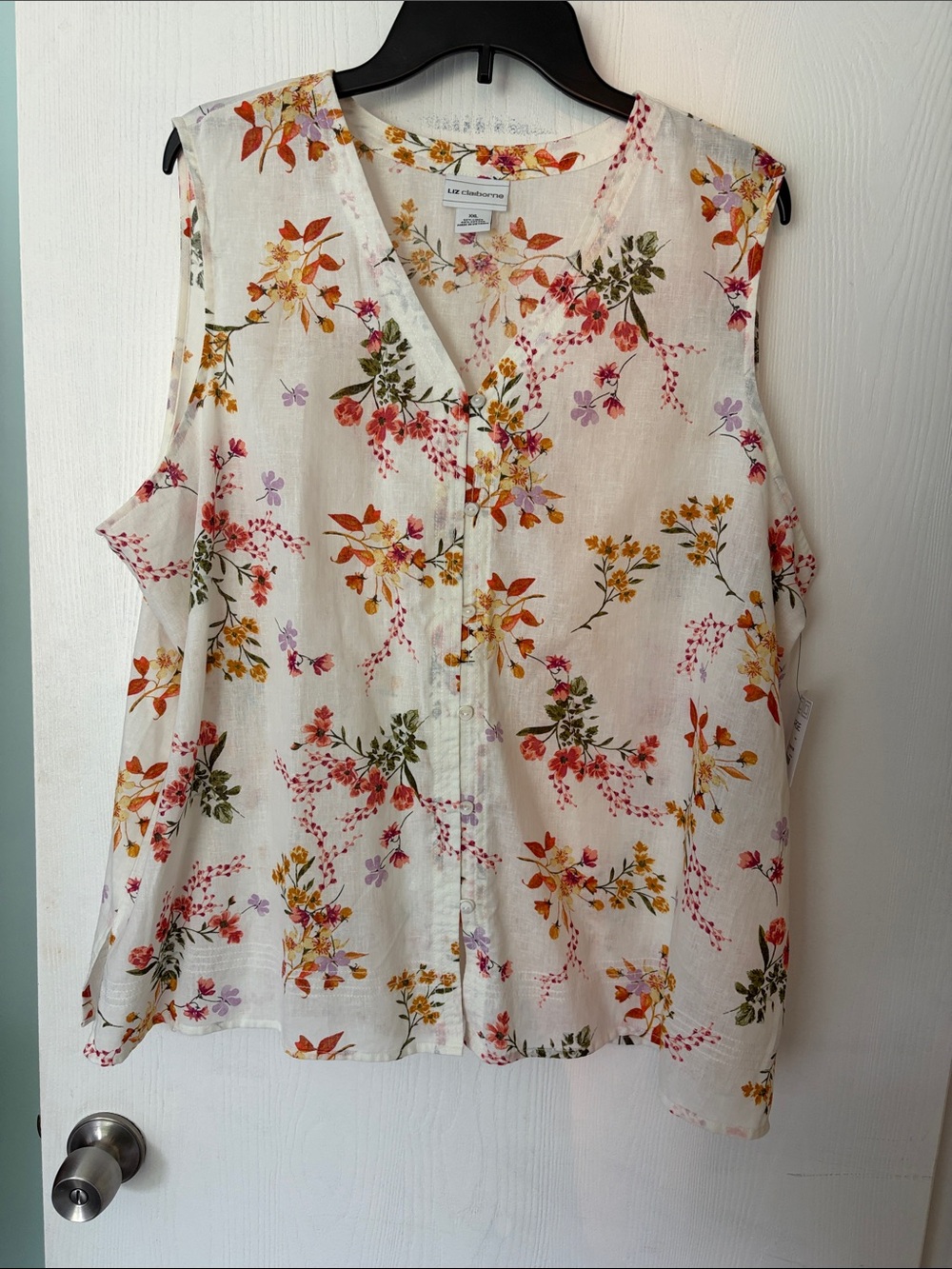 Liz Claiborne White Floral Sleeveless Button-Up Blouse